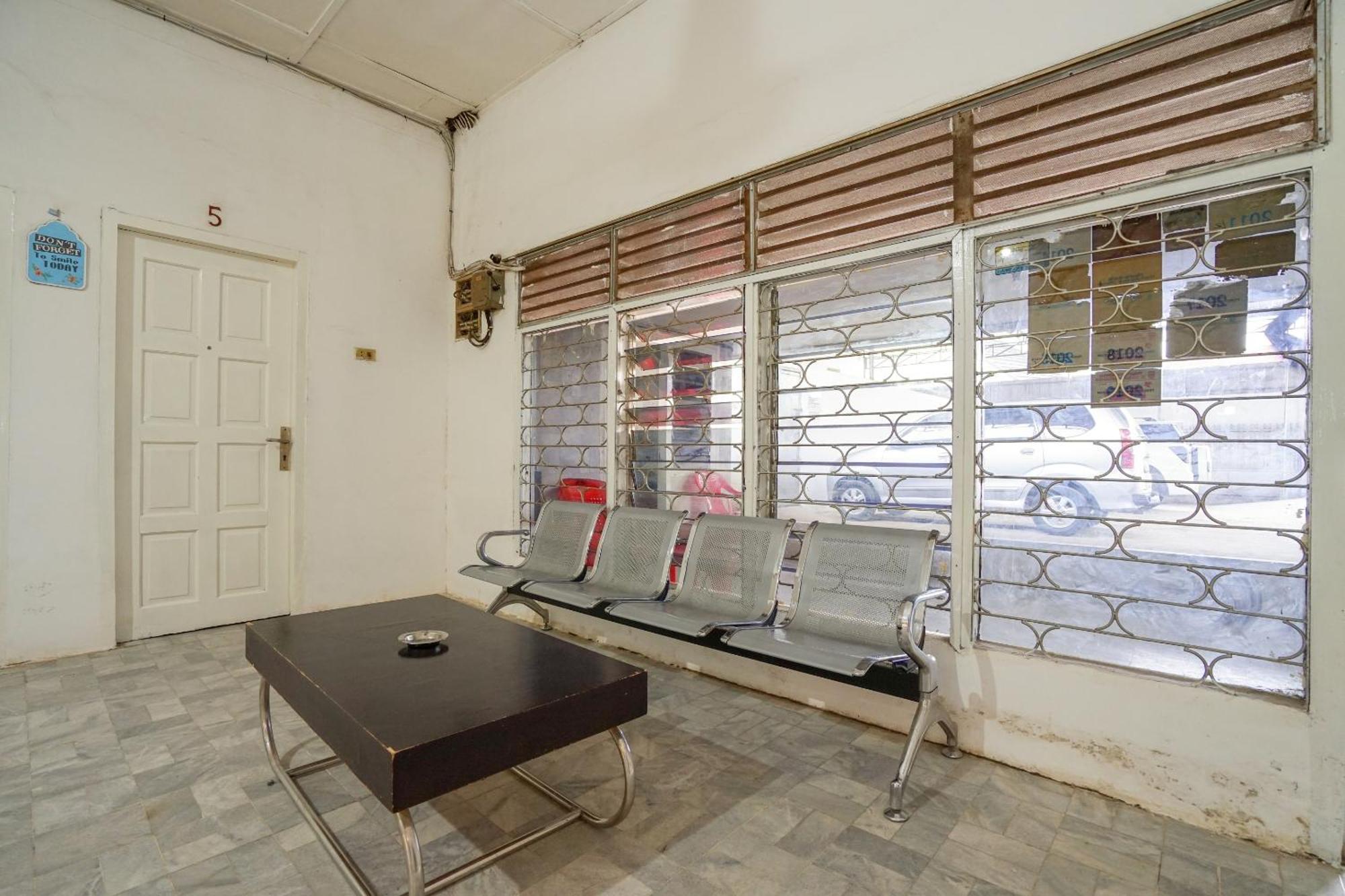 Super Oyo 1868 Penginapan Sekip Palembang Exterior foto